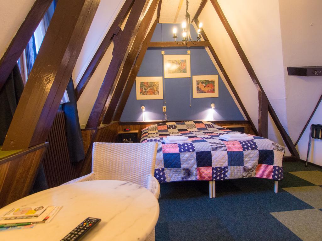Hotel Adolesce Амстердам Экстерьер фото
